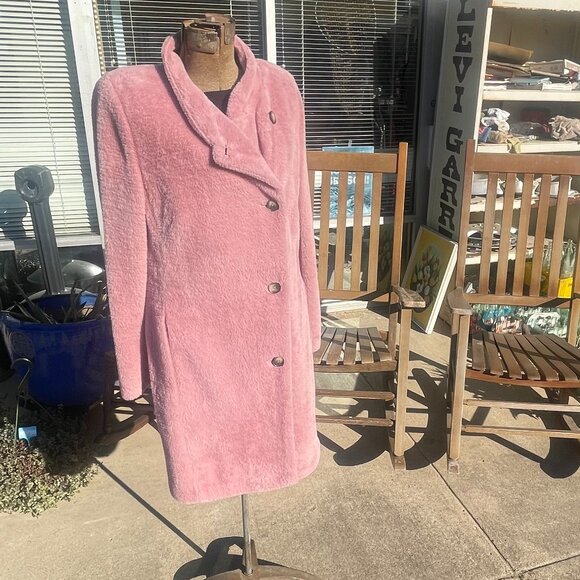 NWT Ladies Sz Large DKNY Plush Pink Outerwear/Coat - Picture 2 of 16